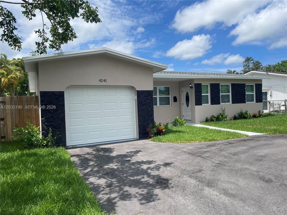 For Rent: $5,000 (3 beds, 2 baths, 1685 Square Feet)