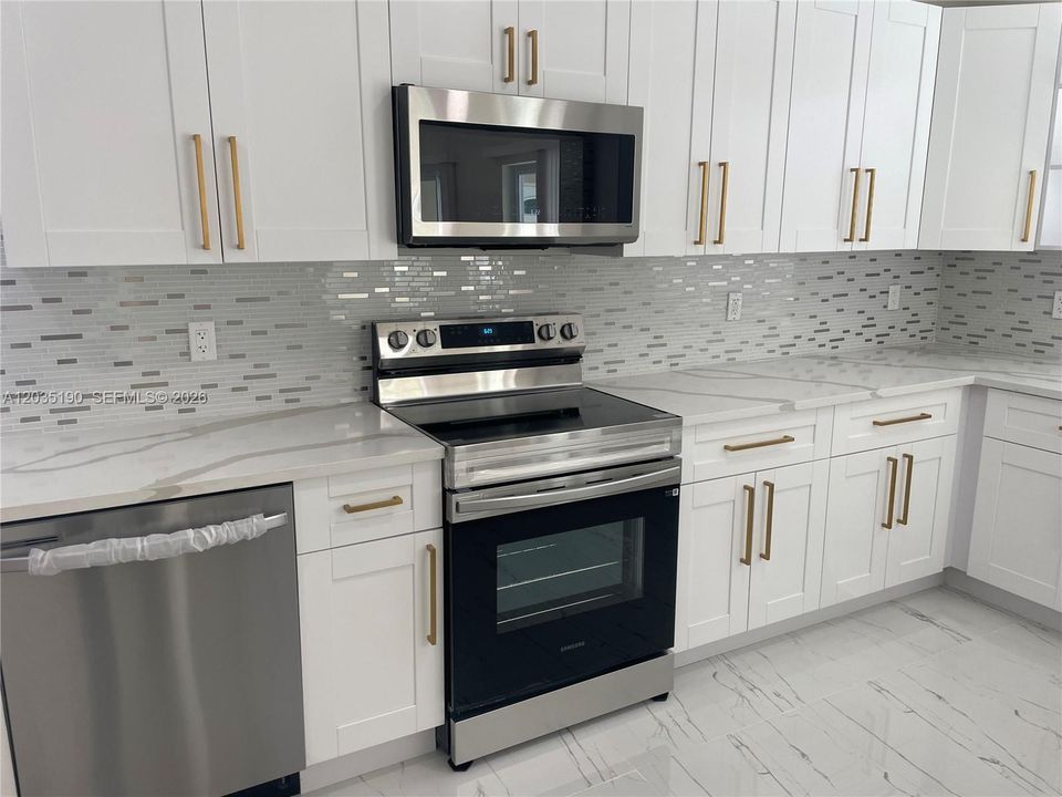 For Rent: $5,000 (3 beds, 2 baths, 1685 Square Feet)