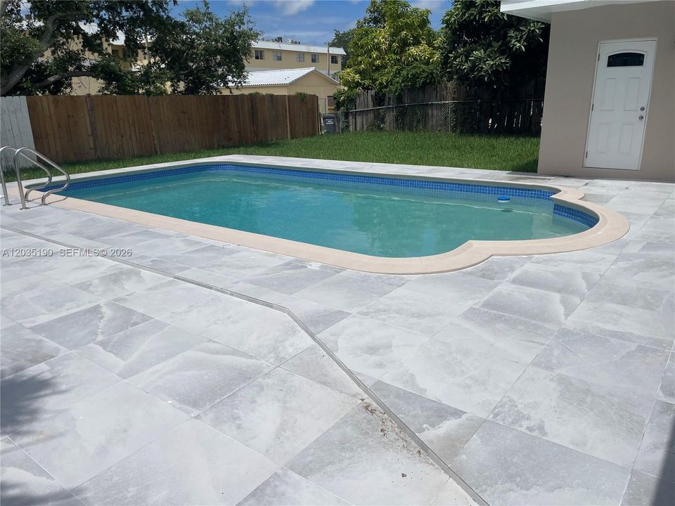 For Rent: $5,000 (3 beds, 2 baths, 1685 Square Feet)