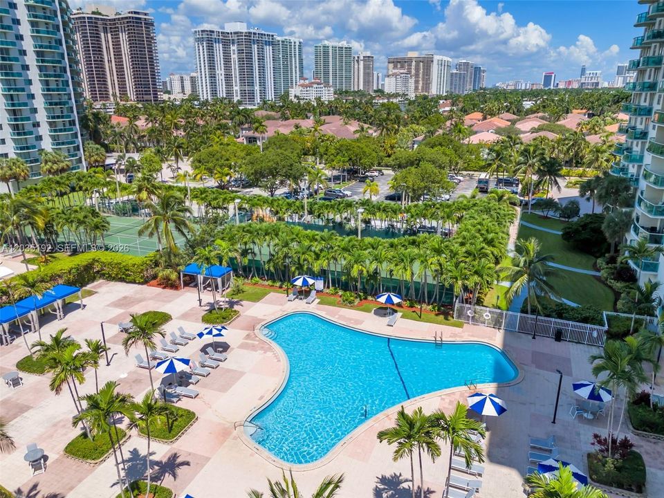For Sale: $379,000 (1 beds, 1 baths, 1005 Square Feet)