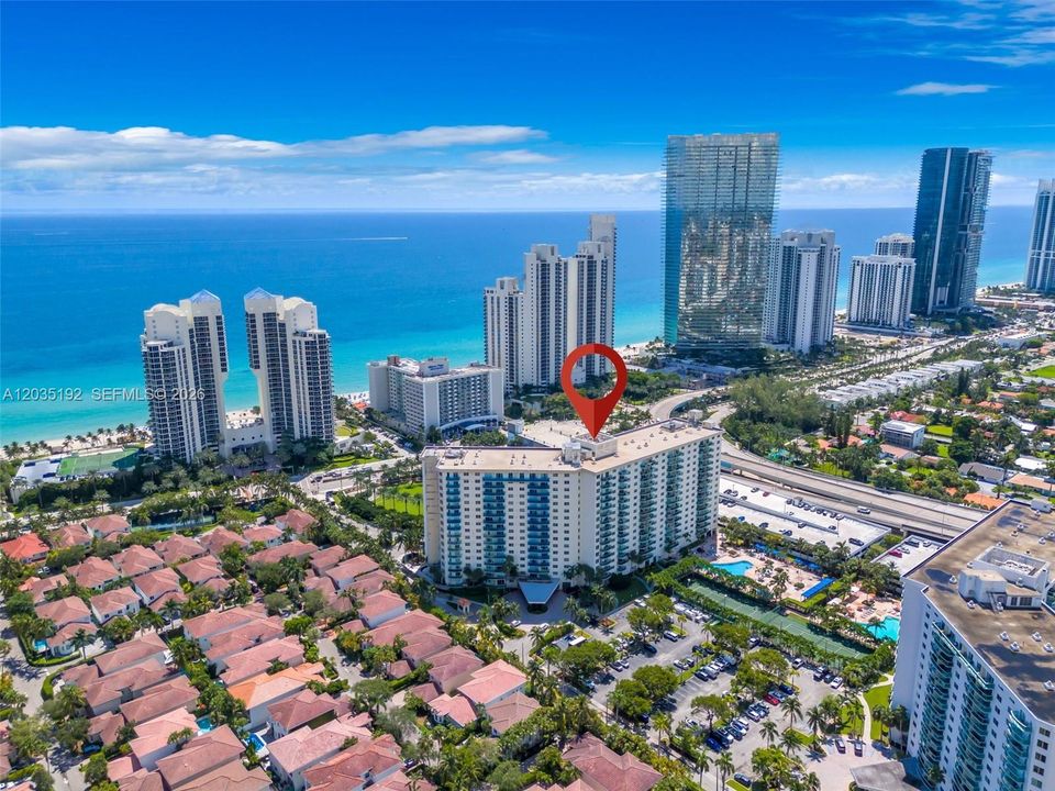 For Sale: $379,000 (1 beds, 1 baths, 1005 Square Feet)
