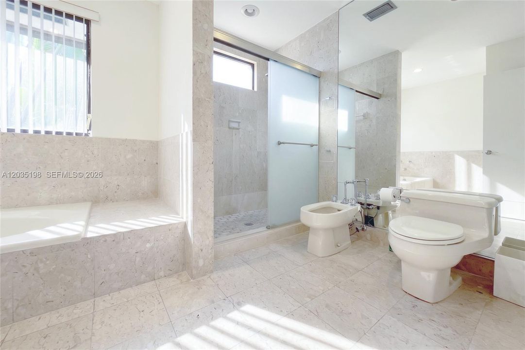 For Sale: $1,250,000 (3 beds, 2 baths, 2745 Square Feet)