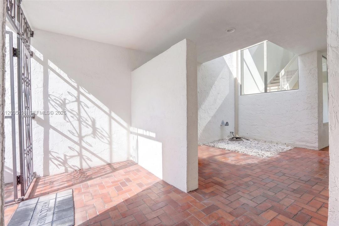 For Sale: $1,250,000 (3 beds, 2 baths, 2745 Square Feet)
