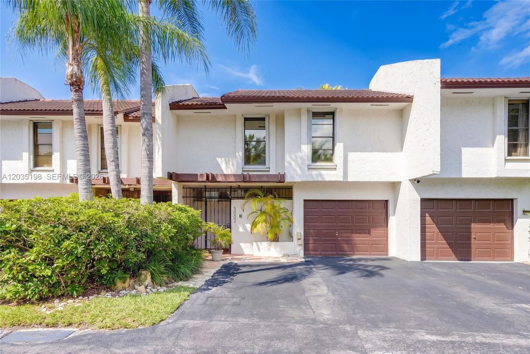 For Sale: $1,250,000 (3 beds, 2 baths, 2745 Square Feet)