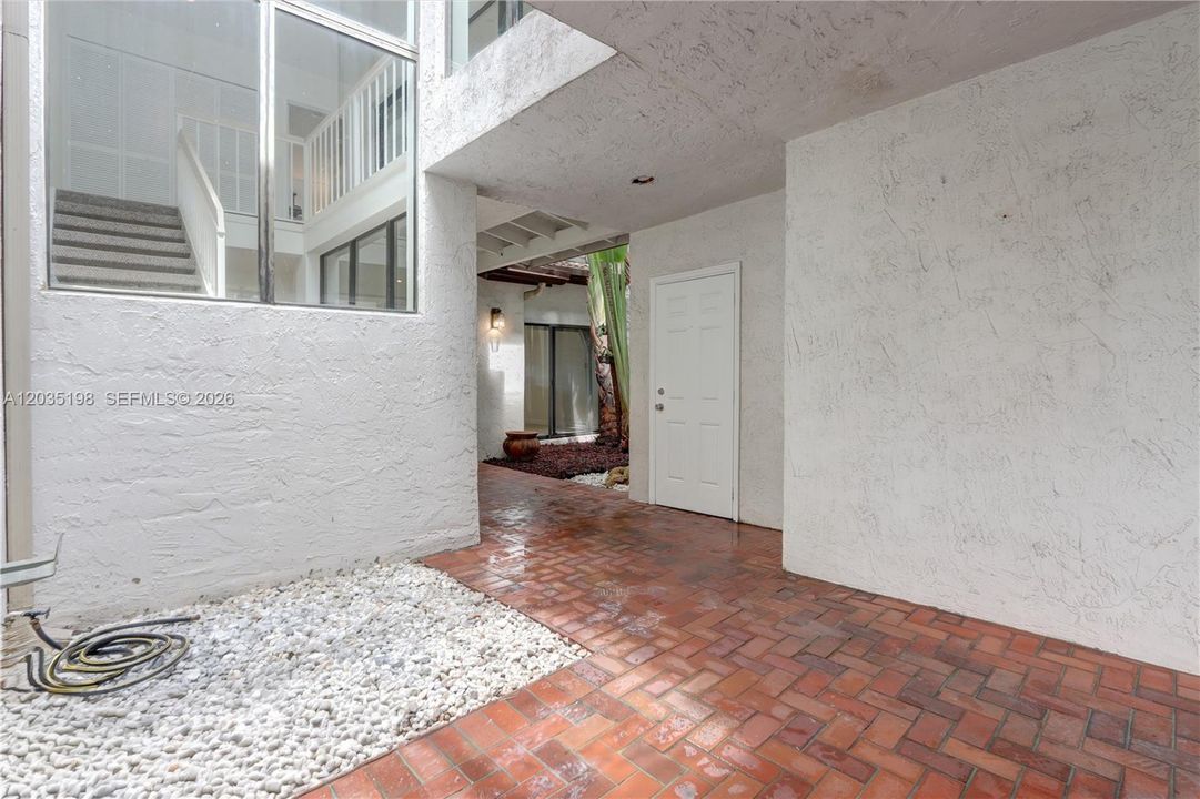 For Sale: $1,250,000 (3 beds, 2 baths, 2745 Square Feet)