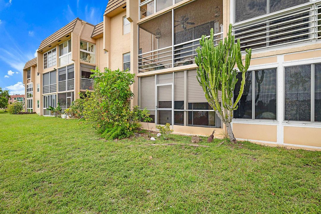 9201 Sunrise Lakes Blvd #107-30