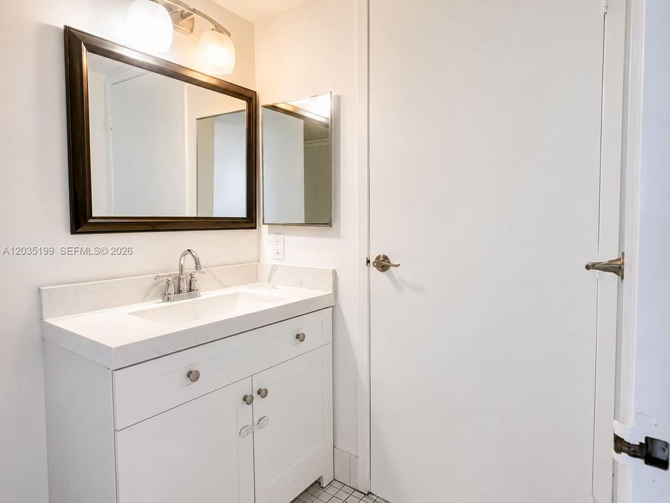 В аренду: $2,900 (2 спален, 2 ванн, 1061 Квадратных фут)