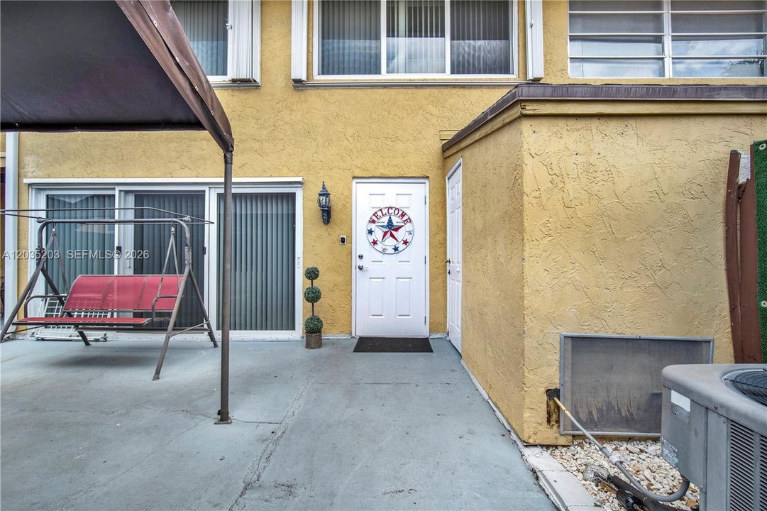 For Sale: $349,900 (3 beds, 2 baths, 1850 Square Feet)