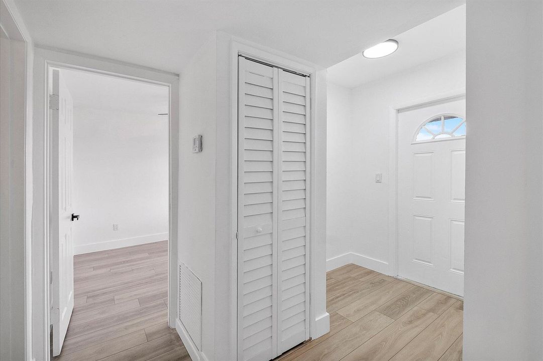 04-1302 NE 191st St_04
