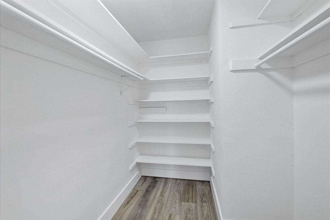 24-1302 NE 191st St_24