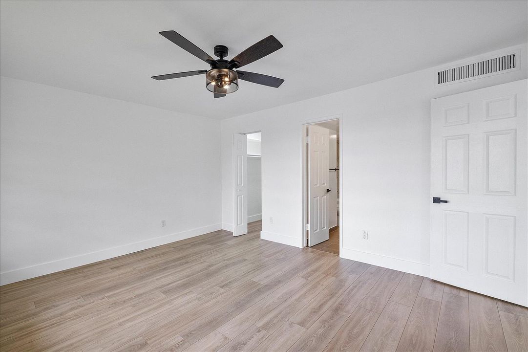 22-1302 NE 191st St_22