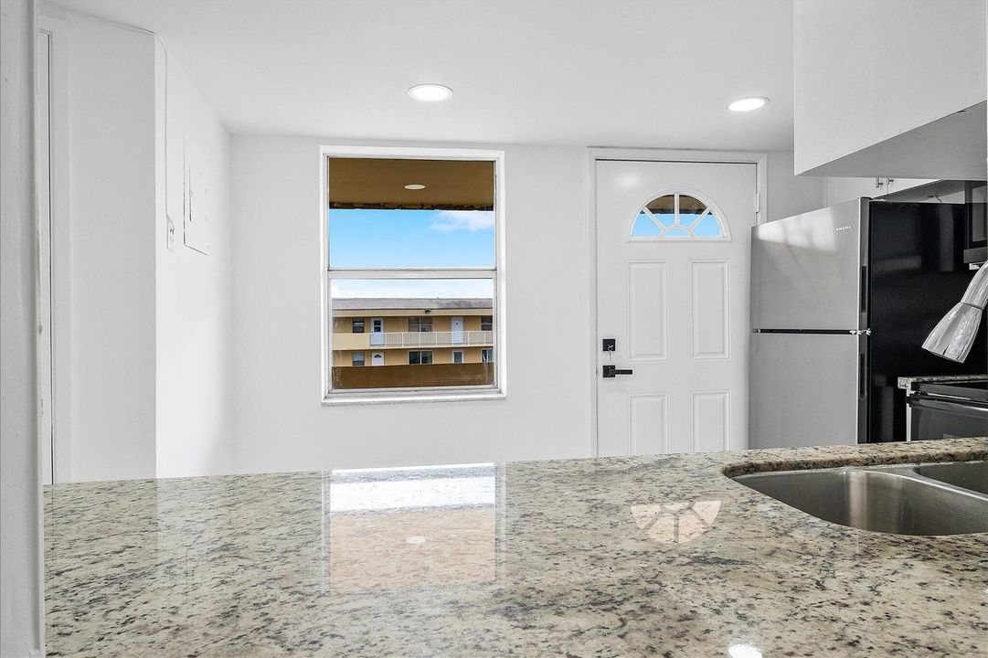 19-1302 NE 191st St_19