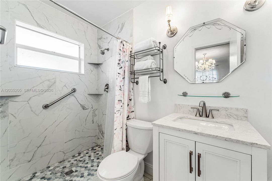 For Sale: $325,000 (2 beds, 2 baths, 1318 Square Feet)
