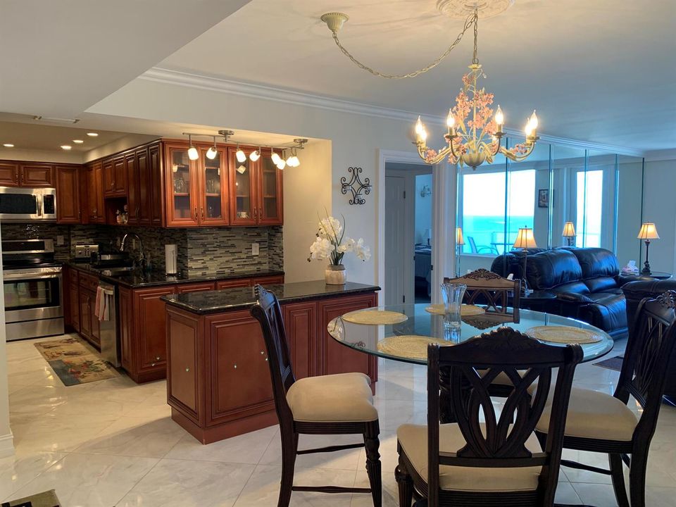 Dining Room & Kitchen