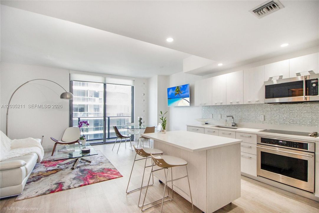 For Rent: $3,950 (1 beds, 1 baths, 609 Square Feet)