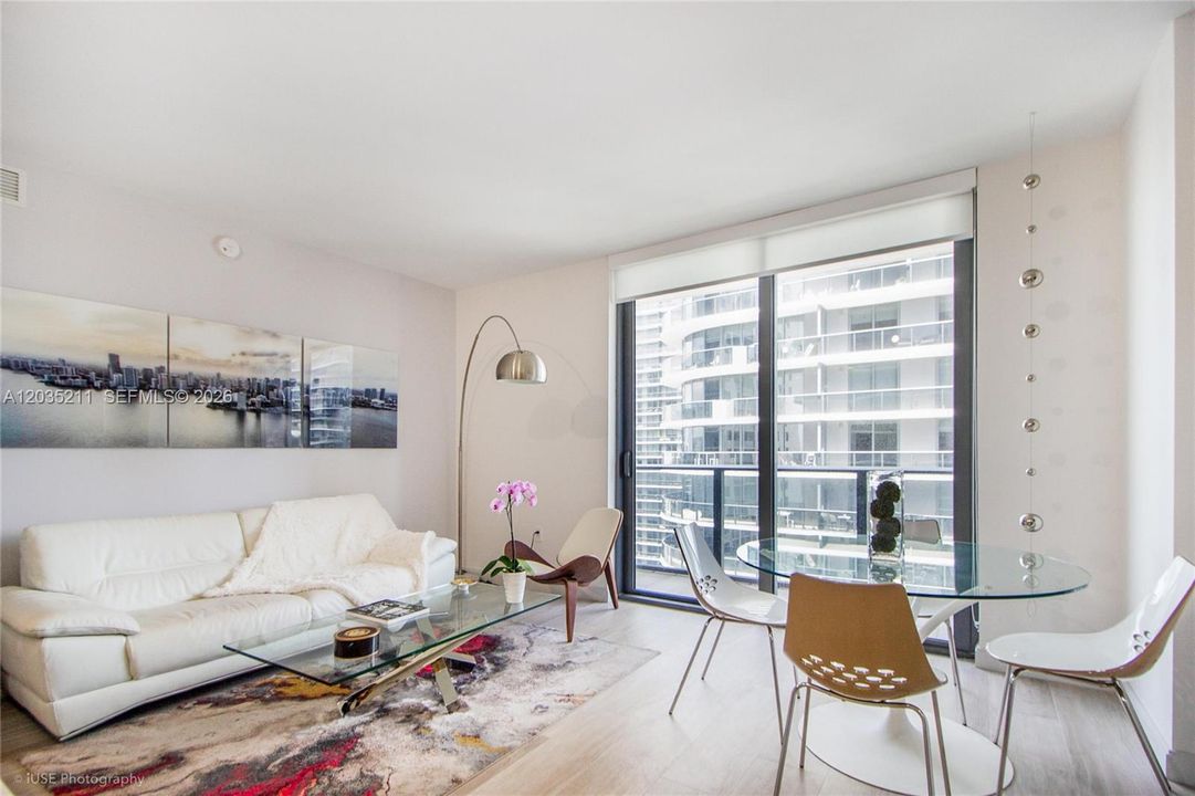 For Rent: $3,950 (1 beds, 1 baths, 609 Square Feet)