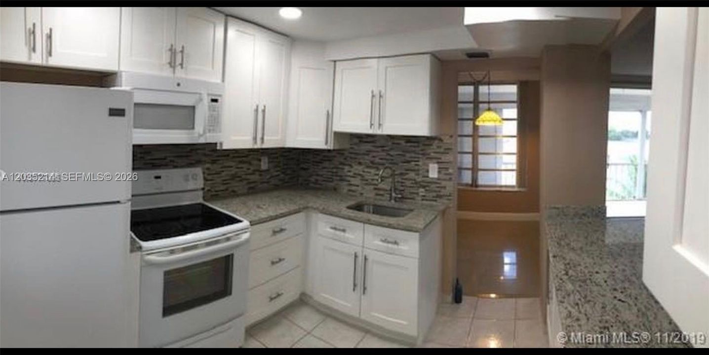 For Sale: $185,000 (1 beds, 1 baths, 817 Square Feet)