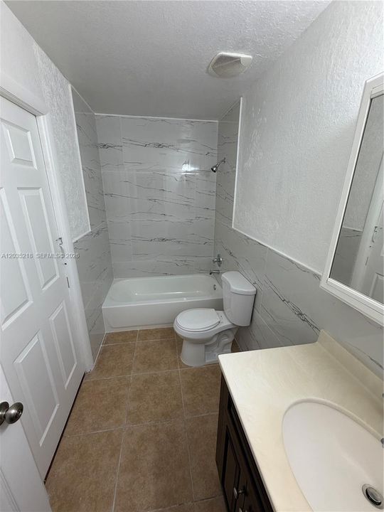 For Rent: $2,800 (3 beds, 1 baths, 1050 Square Feet)