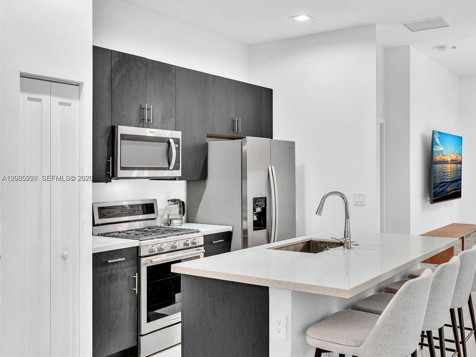 For Rent: $4,150 (3 beds, 2 baths, 1508 Square Feet)