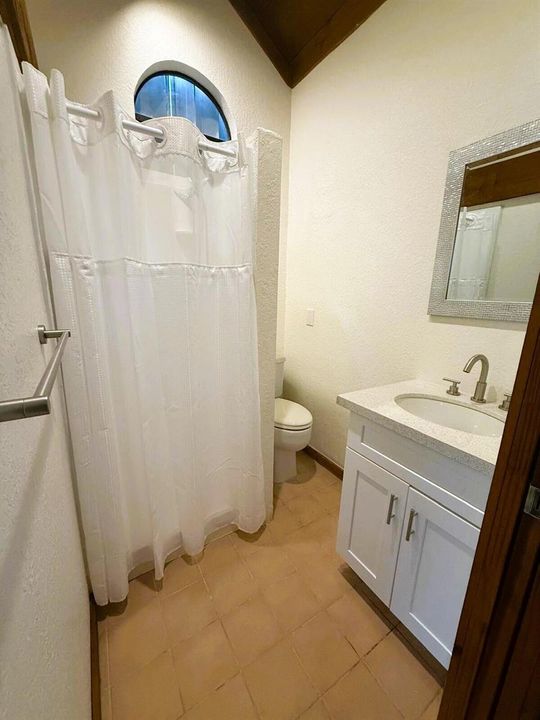 upstairs guest bath