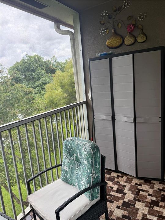 For Rent: $1,850 (2 beds, 1 baths, 953 Square Feet)