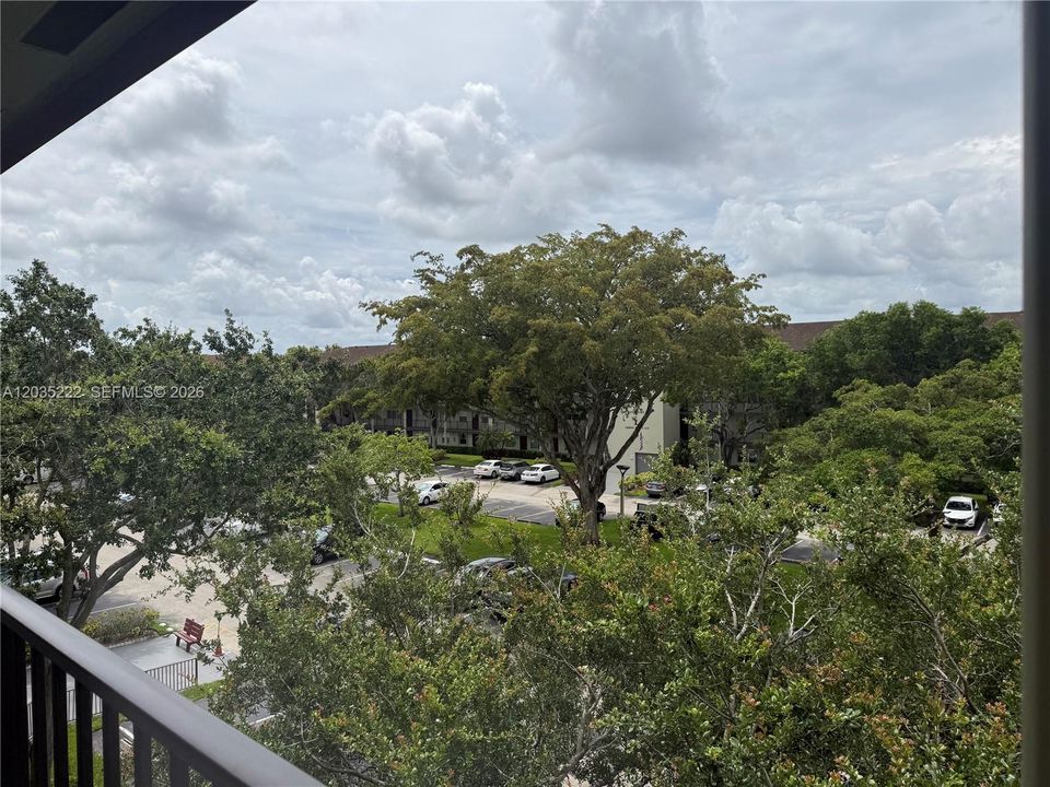 For Rent: $1,850 (2 beds, 1 baths, 953 Square Feet)