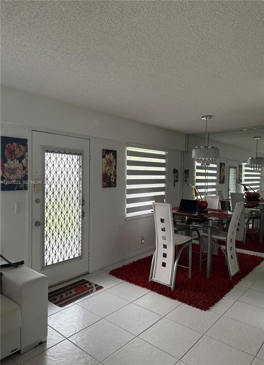 For Rent: $1,850 (2 beds, 1 baths, 953 Square Feet)