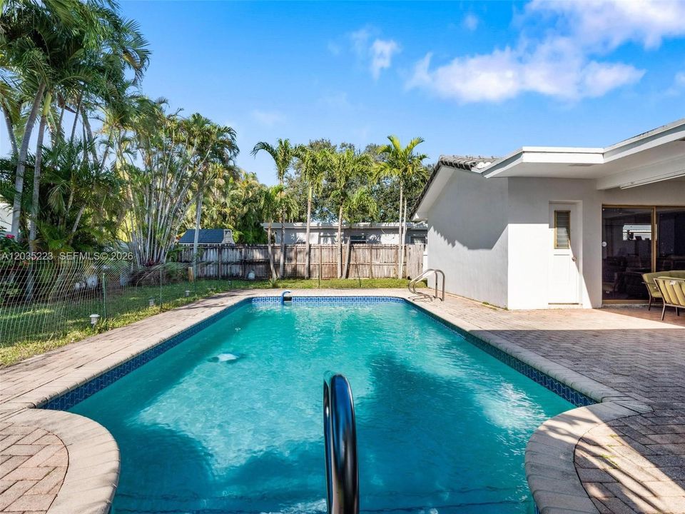For Sale: $1,249,999 (4 beds, 3 baths, 2438 Square Feet)