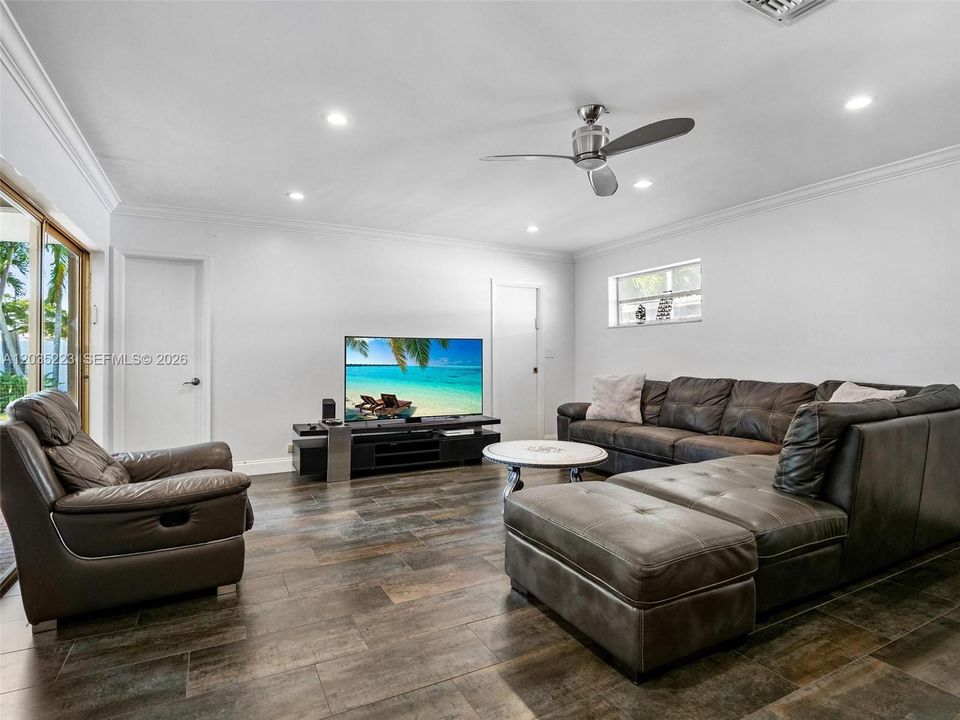 For Sale: $1,249,999 (4 beds, 3 baths, 2438 Square Feet)