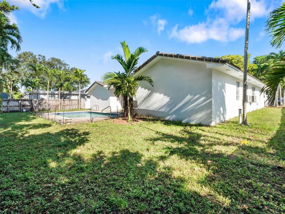 For Sale: $1,249,999 (4 beds, 3 baths, 2438 Square Feet)
