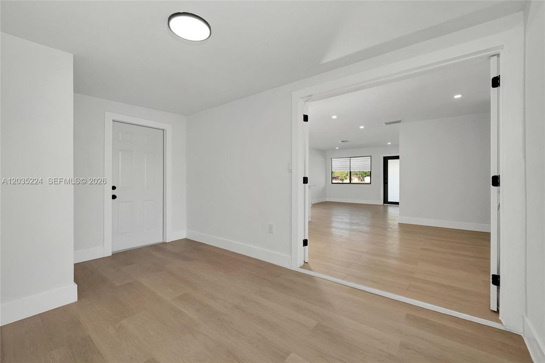 For Sale: $449,000 (4 beds, 2 baths, 1086 Square Feet)