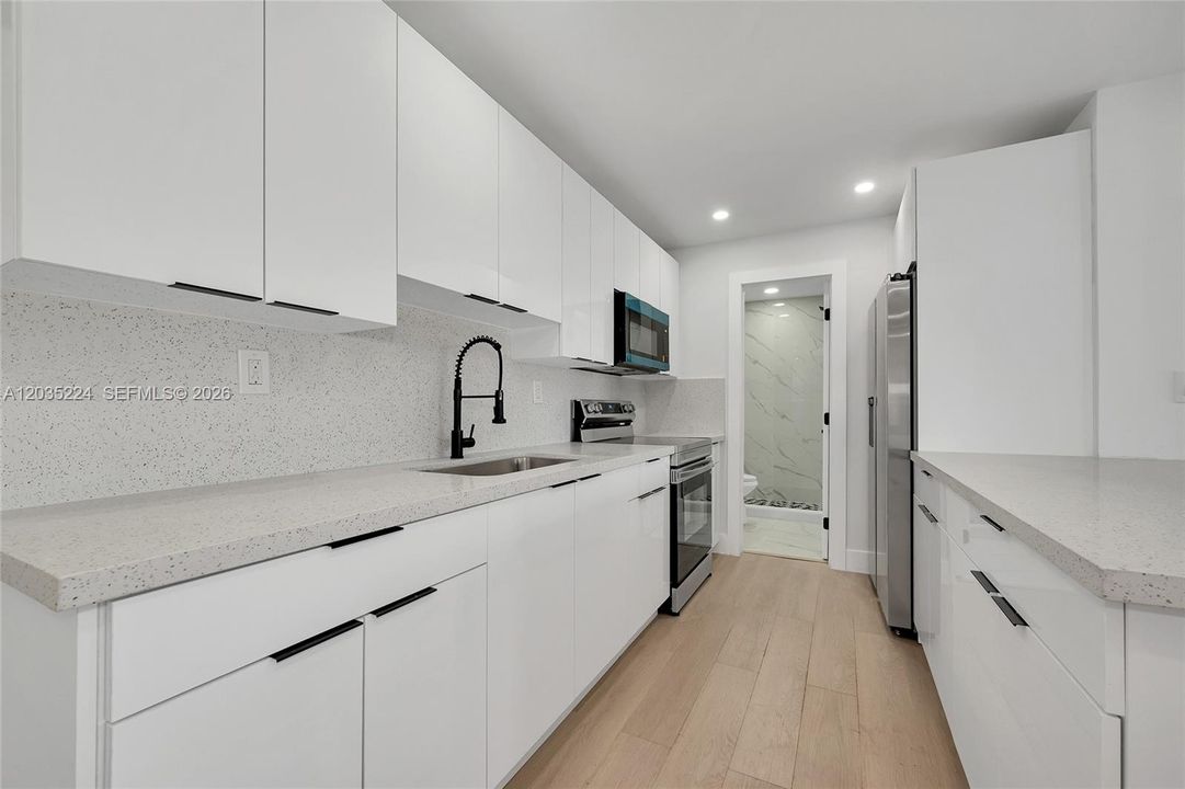 For Sale: $449,000 (4 beds, 2 baths, 1086 Square Feet)