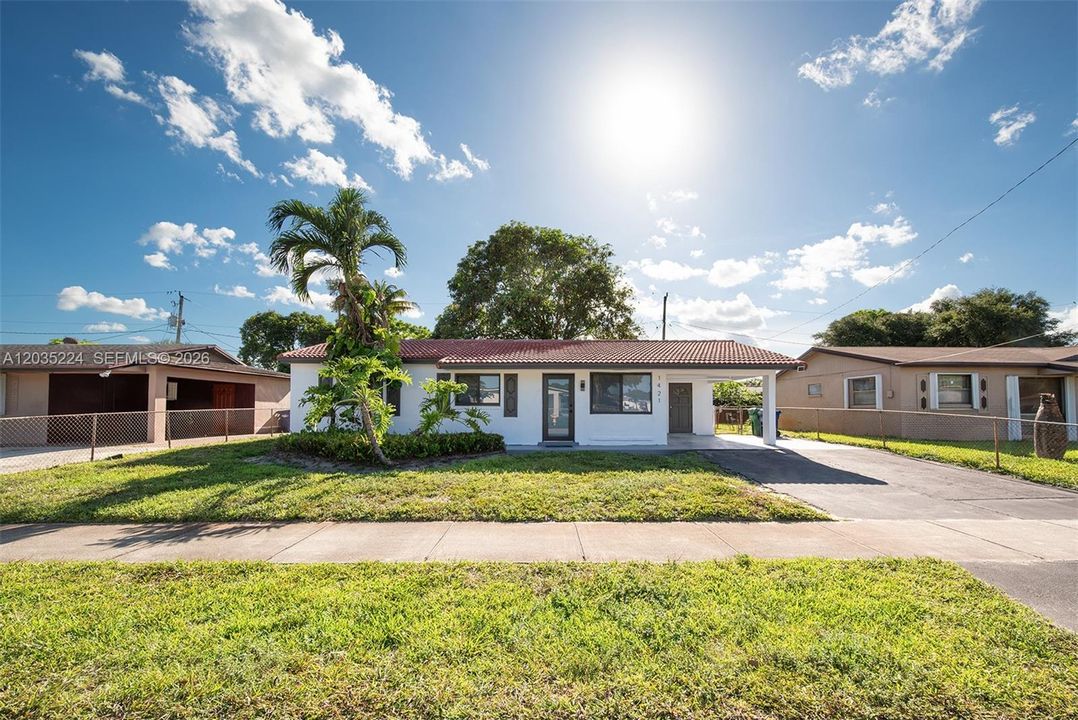 For Sale: $449,000 (4 beds, 2 baths, 1086 Square Feet)