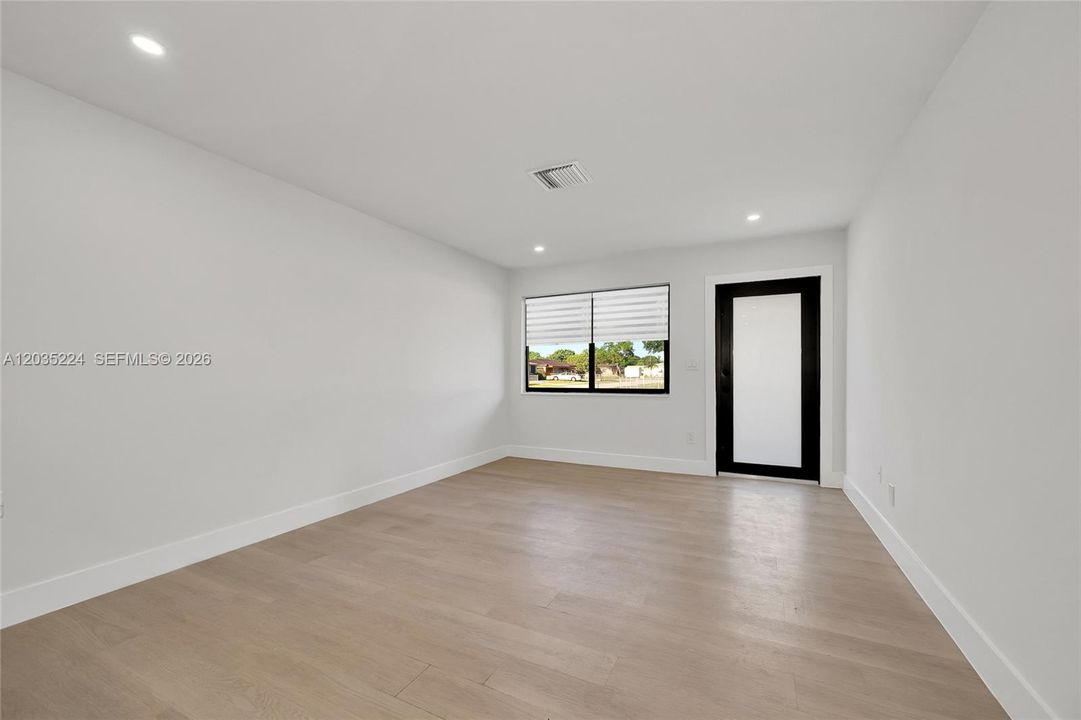 For Sale: $449,000 (4 beds, 2 baths, 1086 Square Feet)