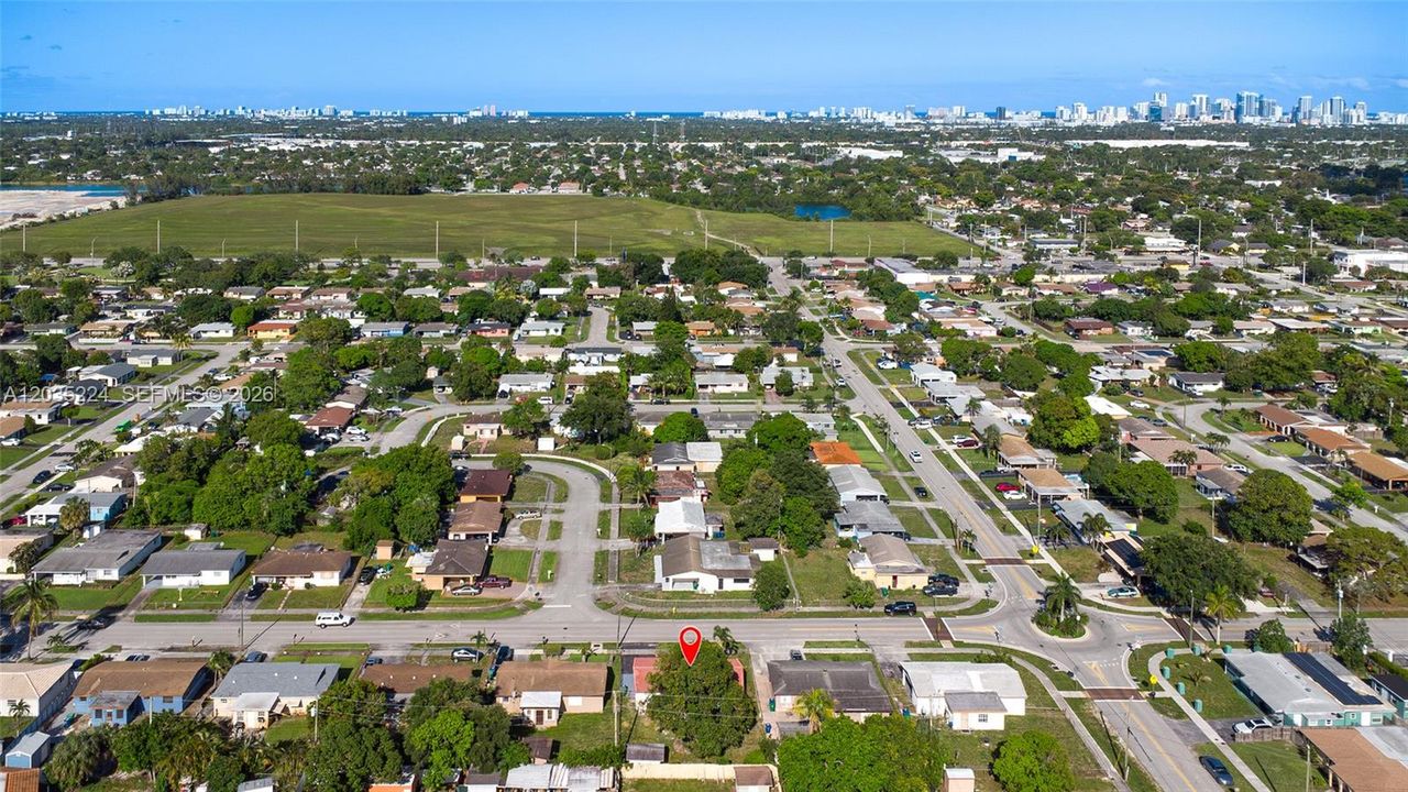 For Sale: $449,000 (4 beds, 2 baths, 1086 Square Feet)