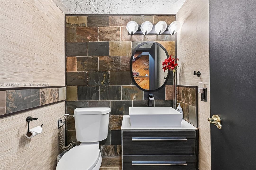 For Sale: $445,000 (2 beds, 2 baths, 1718 Square Feet)