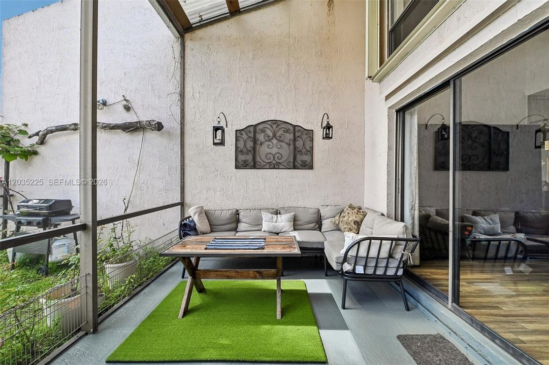 For Sale: $445,000 (2 beds, 2 baths, 1718 Square Feet)