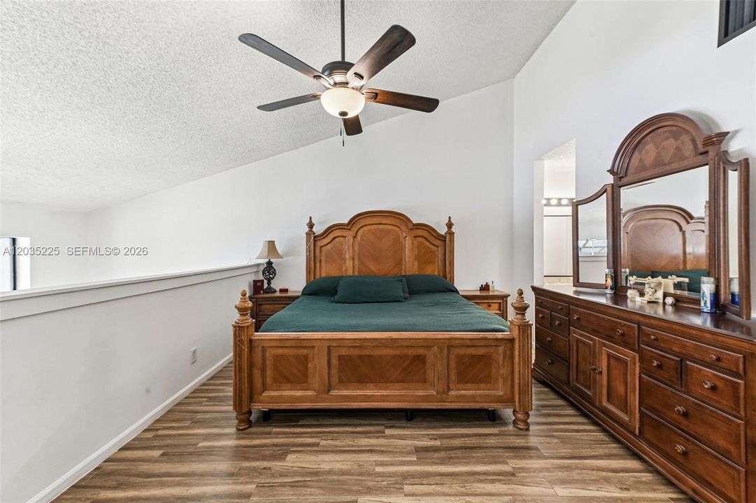 For Sale: $445,000 (2 beds, 2 baths, 1718 Square Feet)