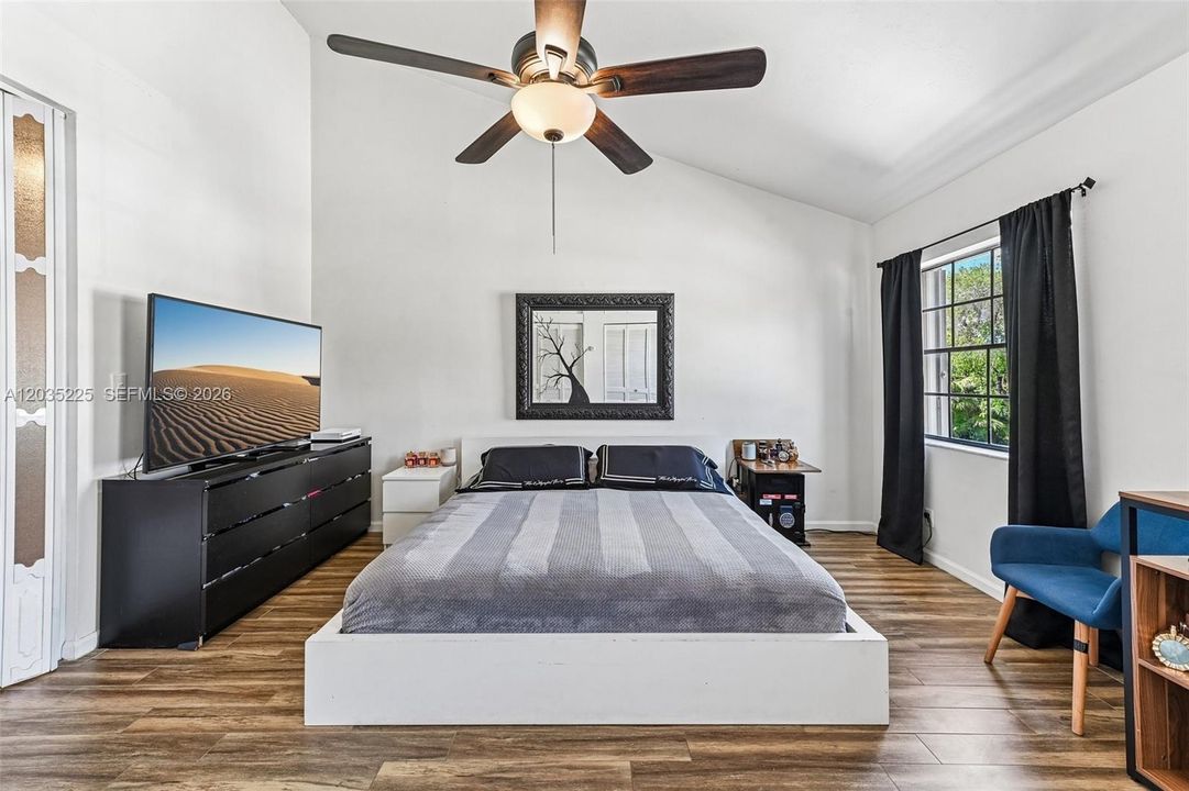 For Sale: $445,000 (2 beds, 2 baths, 1718 Square Feet)