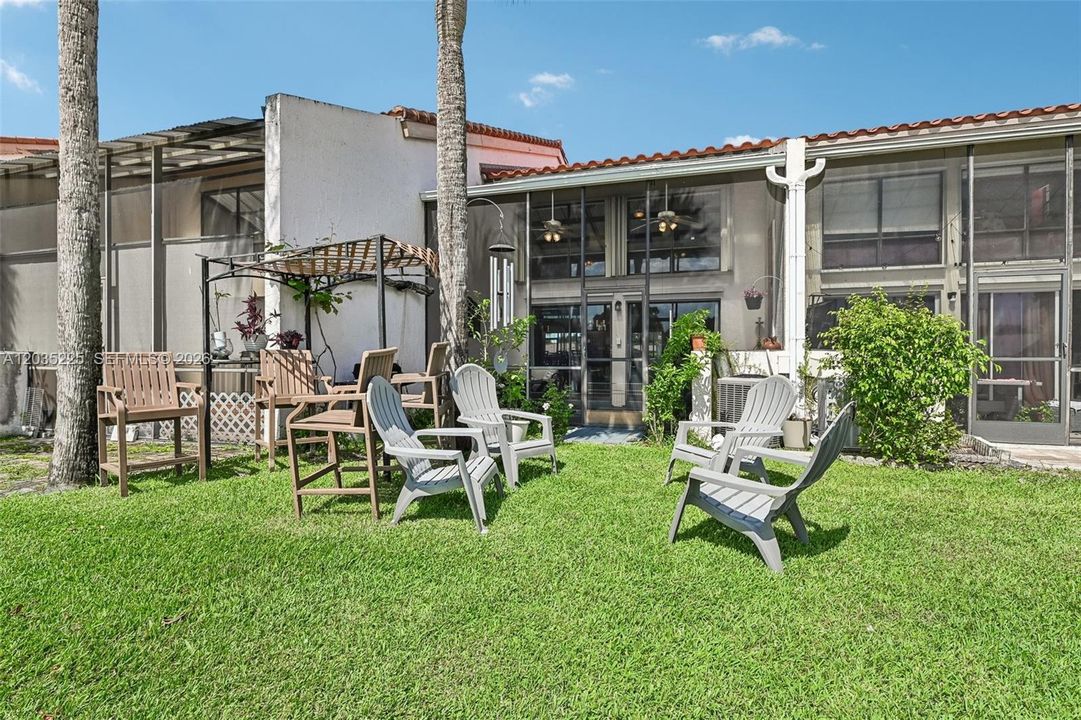 For Sale: $445,000 (2 beds, 2 baths, 1718 Square Feet)