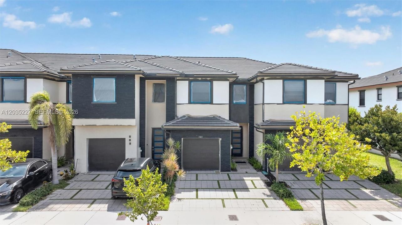 For Sale: $596,789 (3 beds, 2 baths, 1692 Square Feet)