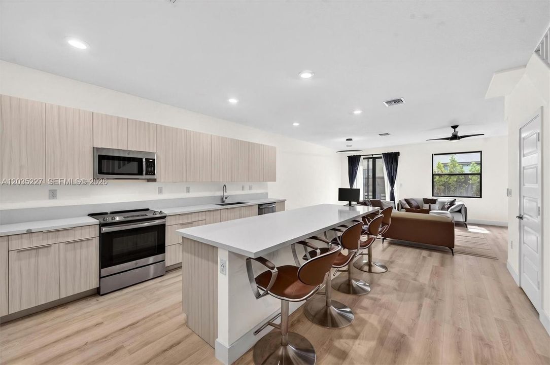 For Sale: $596,789 (3 beds, 2 baths, 1692 Square Feet)