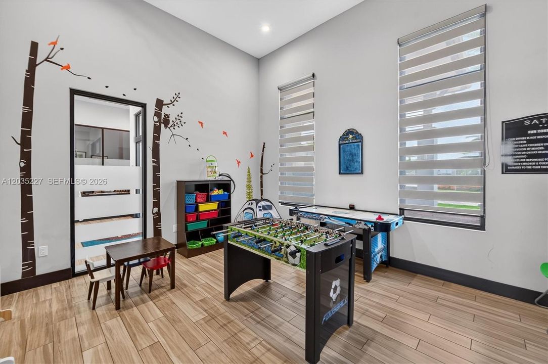 For Sale: $596,789 (3 beds, 2 baths, 1692 Square Feet)