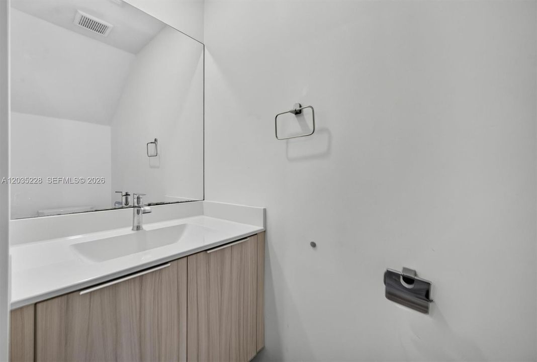For Rent: $3,550 (3 beds, 2 baths, 1692 Square Feet)