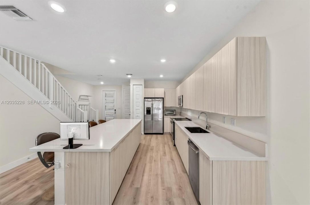 For Rent: $3,550 (3 beds, 2 baths, 1692 Square Feet)