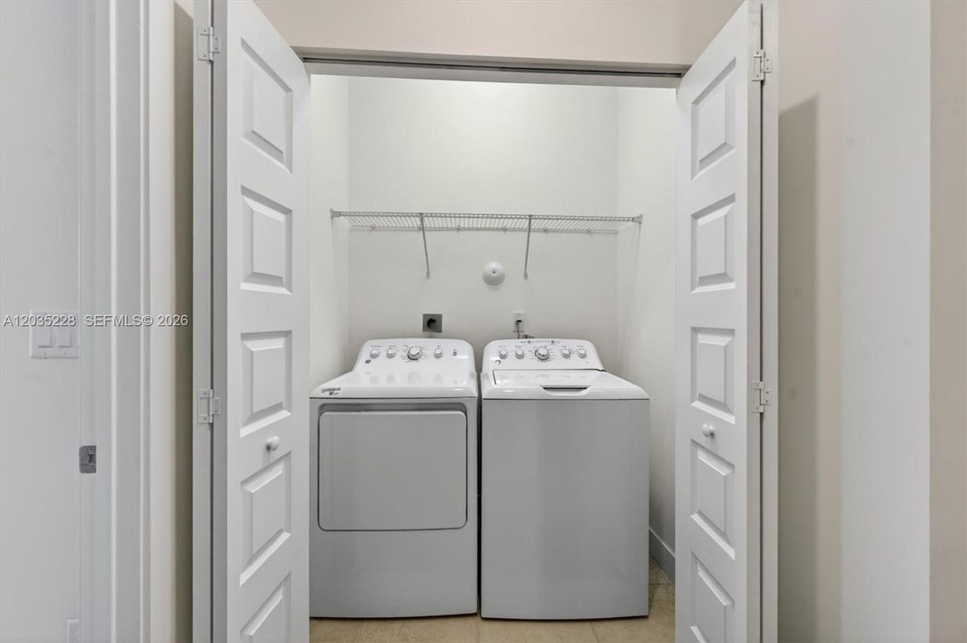 For Rent: $3,550 (3 beds, 2 baths, 1692 Square Feet)