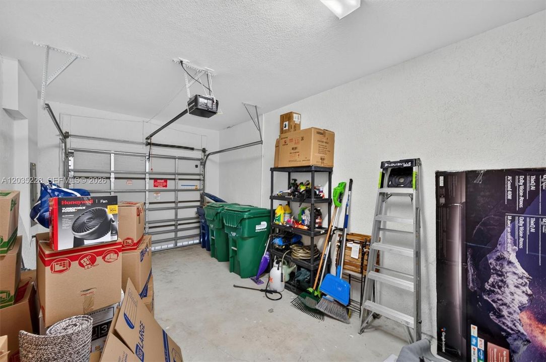 For Rent: $3,550 (3 beds, 2 baths, 1692 Square Feet)