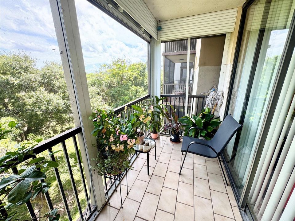 For Rent: $1,500 (1 beds, 1 baths, 833 Square Feet)