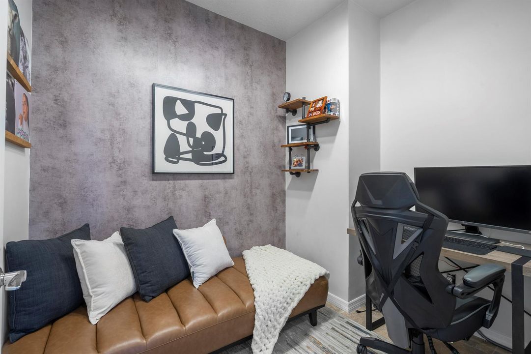 Flex/Office Nook
