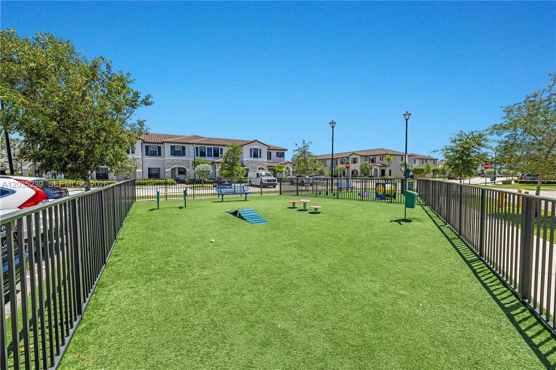 For Sale: $455,000 (3 beds, 2 baths, 1887 Square Feet)
